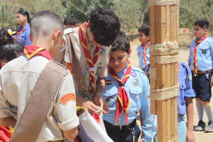ربط العلم على السارية